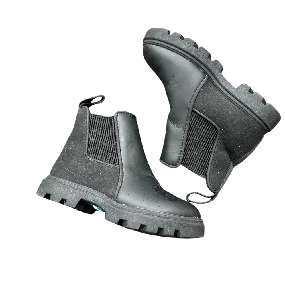 Native Kensington Chelsea Black slip on boot size c7